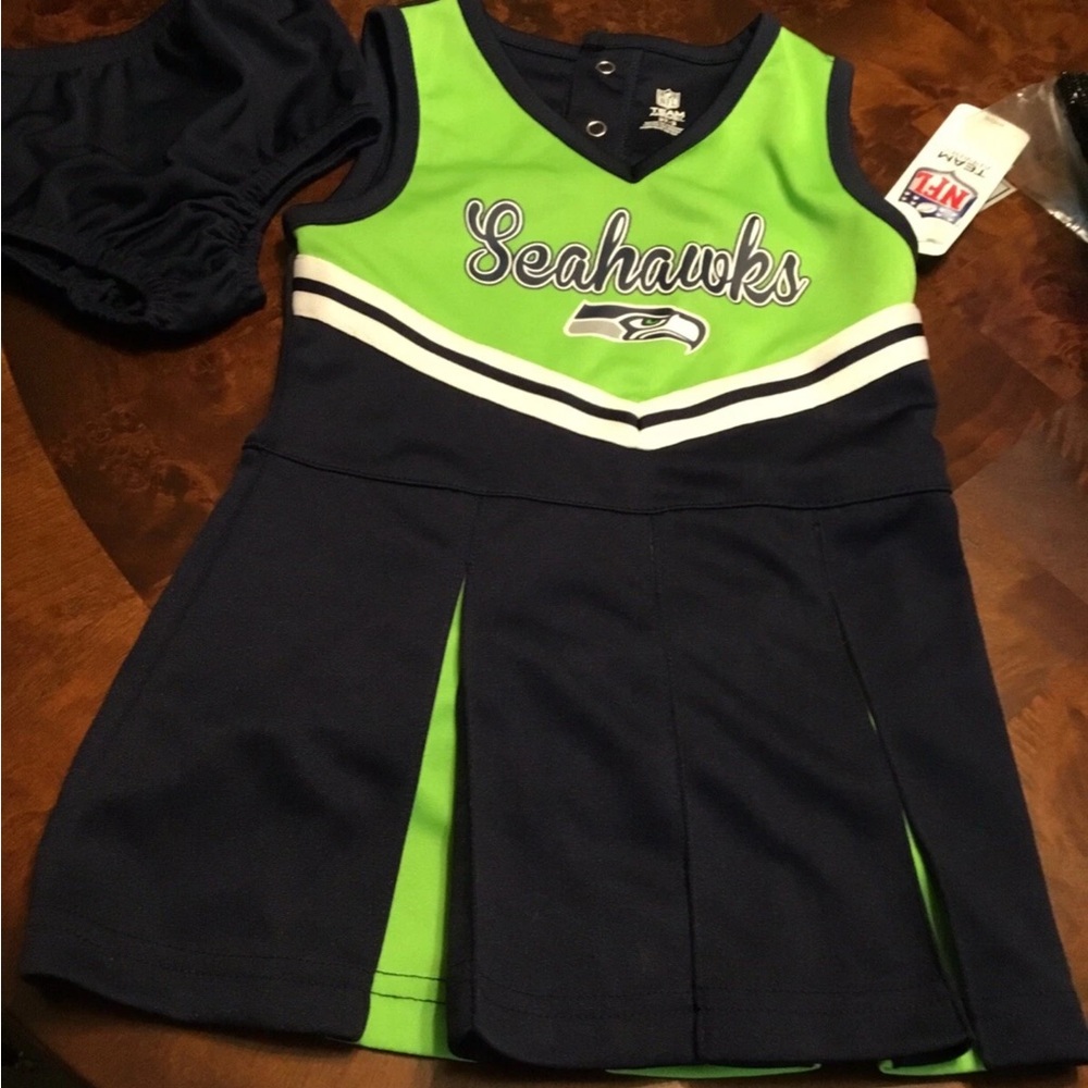NFL Kids GIRLS TWO PIECE CHEERLEADING OUTFIT NWT size 2t Green and Navy